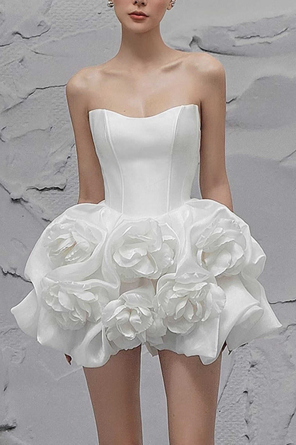 Gorgeous White A-line Strapless Short Homecoming Dress With Flowers