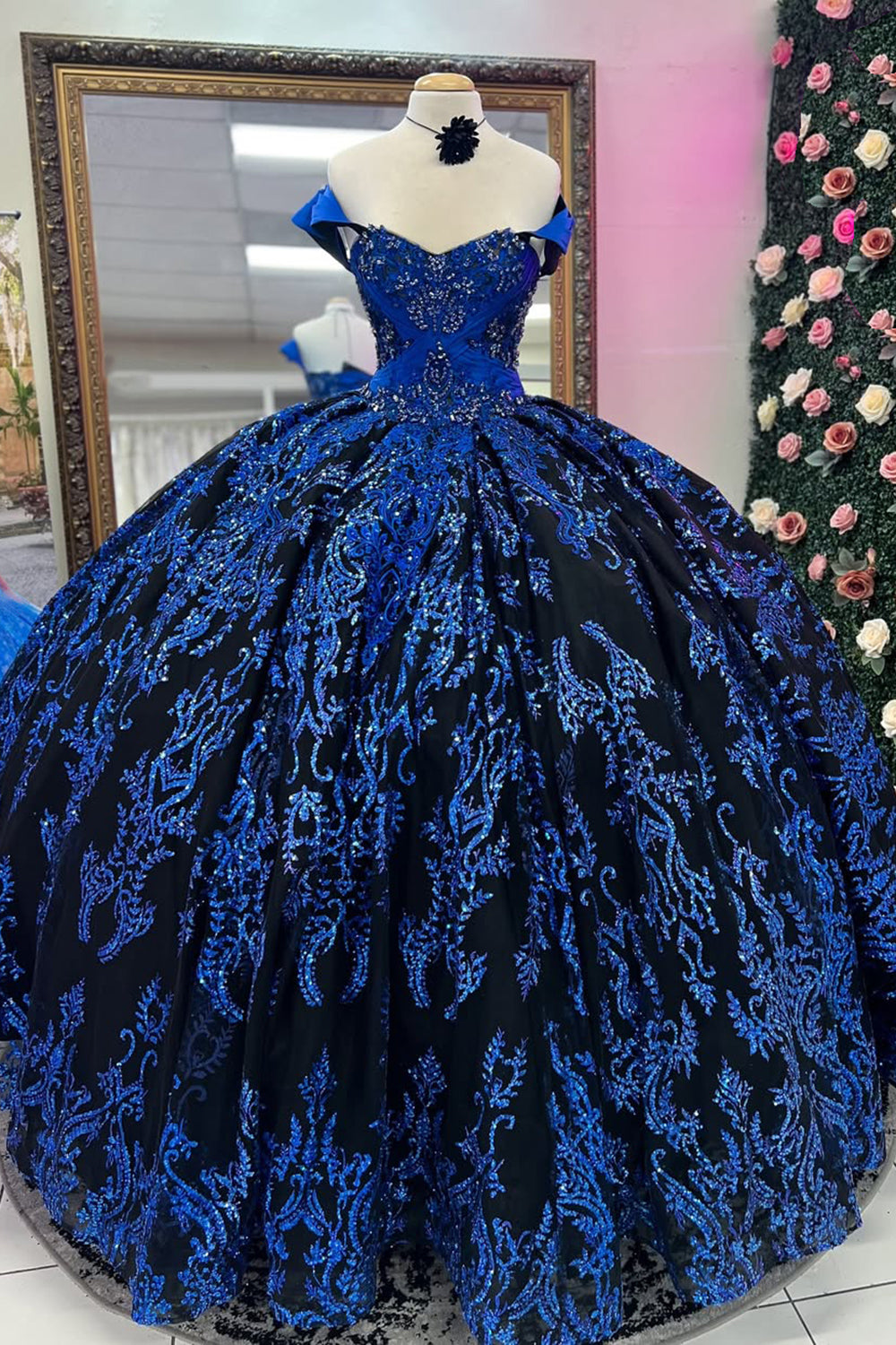 Appliques Black Sparkly Beaded Off the Shoulder Quinceanera Dress