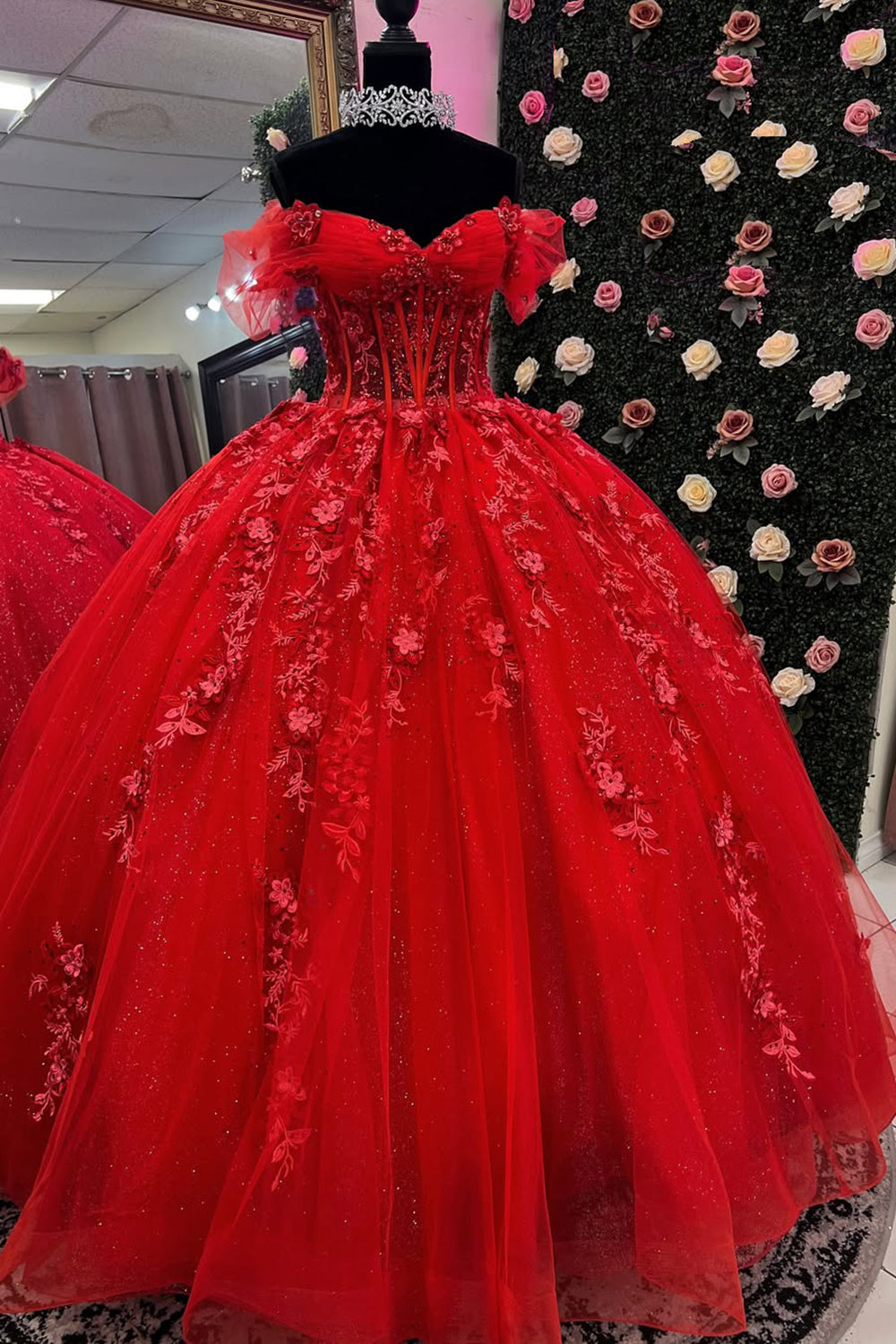 Red Tulle Corset Appliques Off the Shoulder Quinceanera Dress with Beads