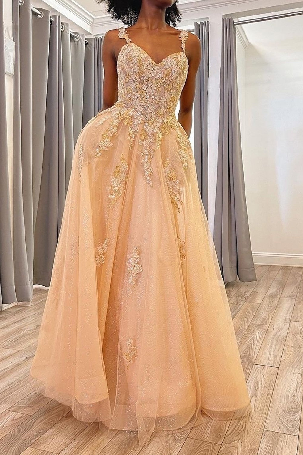 Pretty Pink A-Line Spaghetti Straps Long Tulle Prom Dress With Appliques