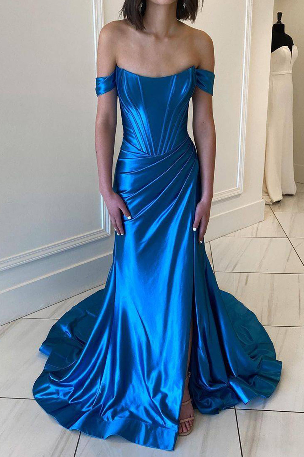 Elegant Off The Shoulder Royal Blue Long Mermaid Satin Prom Dress With Split