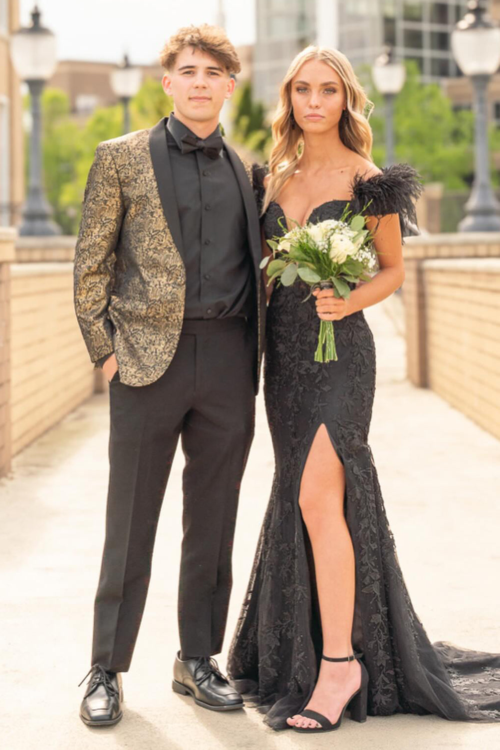 Golden Black Shawl Lapel Jacquard 2-Piece Prom Suits