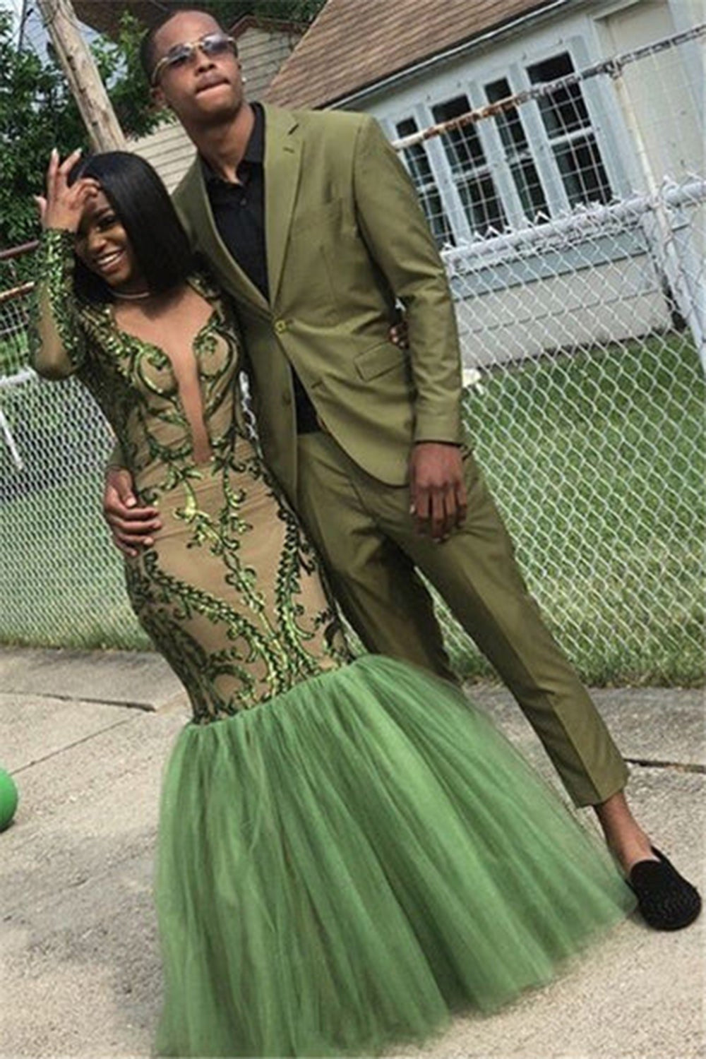 Army Green 2 piece Notched Lapel Slim Fit Prom Suits